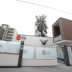 **** Hotel 8room Italia